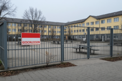 Leerer Schulhof